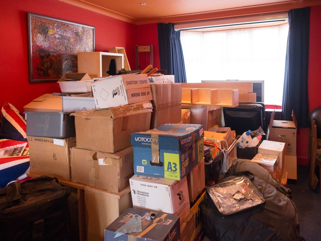 Vaciado de casas y pisos con recogida de muebles en Palau-solità i Plegamans